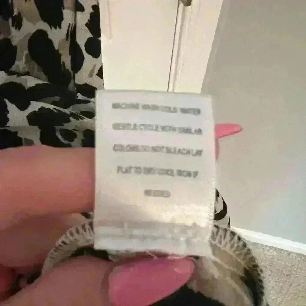 Boutique women’s cheetah dress - Picture 3 of 6